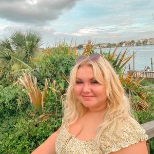 Meet your Posher, Avery